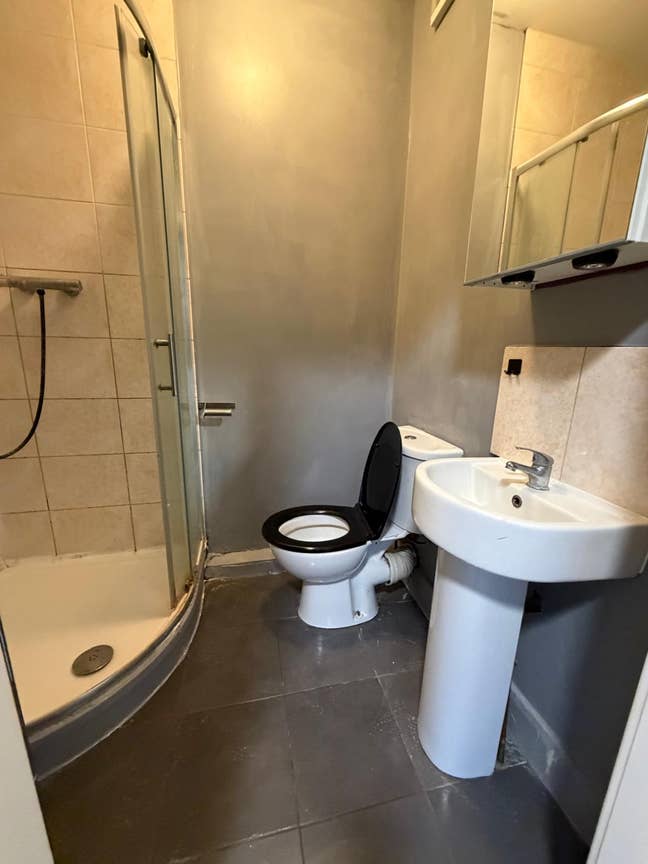 Studio Flat in London, Harrow HA13PH Main Photo