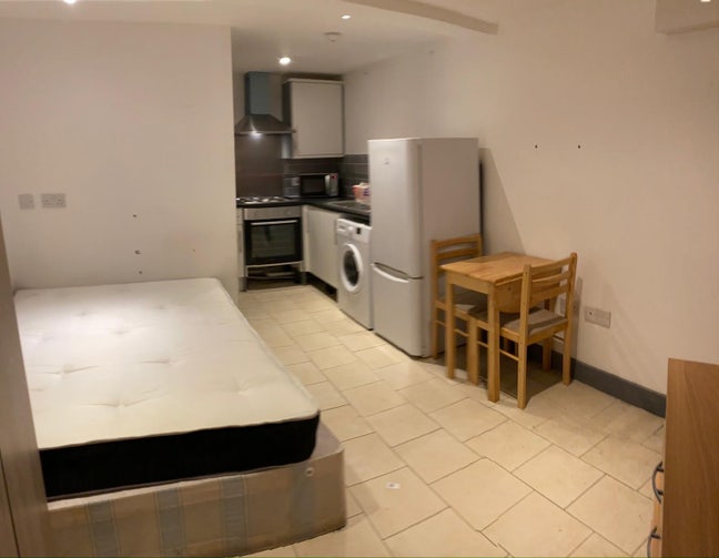 ✨🏡 Studio Flat to Let in- Willesden  Main Photo