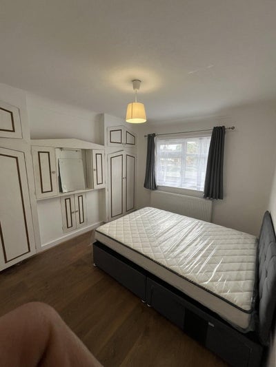 3-rooms available in same house HA3 Main Photo