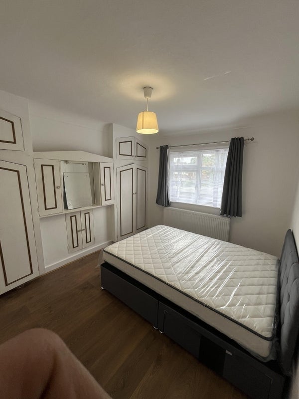 3-rooms available in same house HA3 Main Photo
