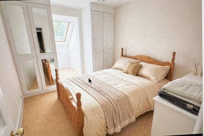 Beautiful Location in Large house - Large Double  Main Photo