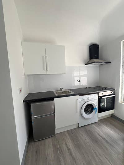  Studio  Flat  for  Rent  in London Harrow HA14XG Main Photo