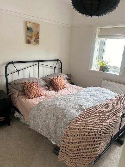 Double Room to rent with bathroom Main Photo