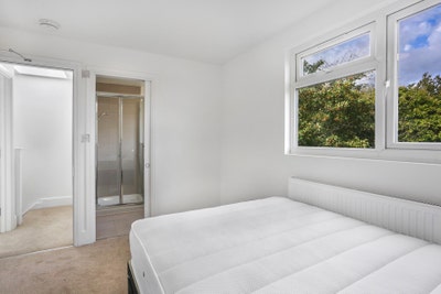 Double room with en-suite- Bills included Main Photo