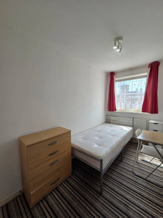 Single Room in Mile End, all bills included Main Photo