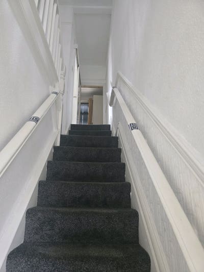 2 bedroom apartment in a good location. Main Photo