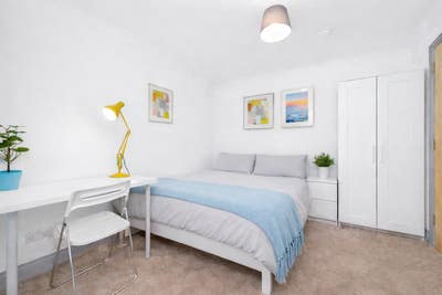 Double room, exclusive use Shower Room & WC Main Photo