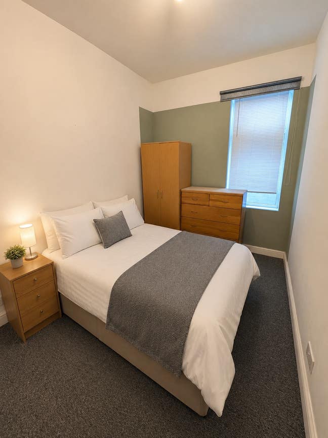 LARGE ROOM IN Central Southsea Main Photo