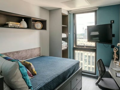 En Suite Double Bedroom Premium 2 Bed Apartment Main Photo