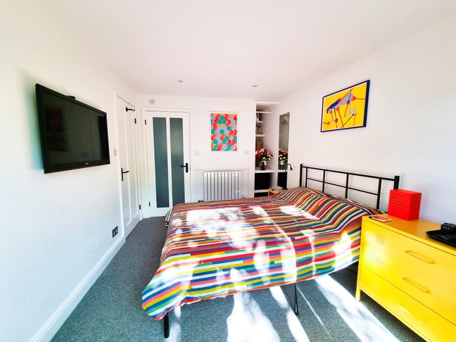 Self Contained Room with Own Entrance and Bathroom Main Photo