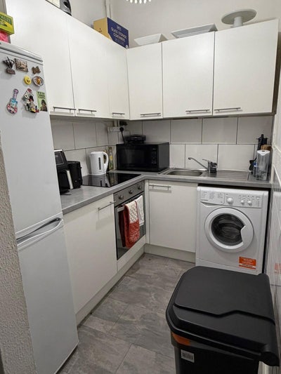 🏡✨ Spacious 4 Bedroom Flat Available in Streatham Main Photo