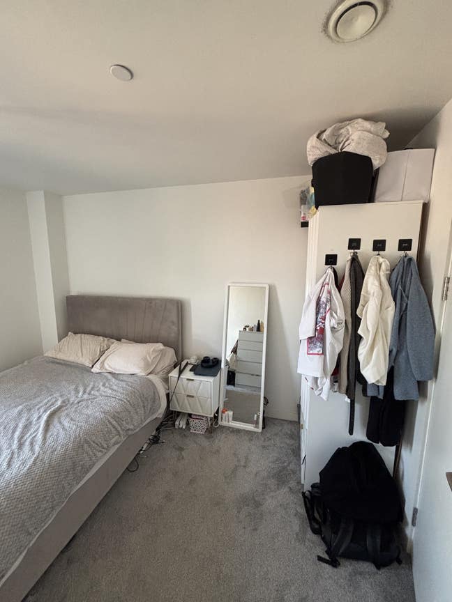 Room in 2 bedroom flat available to rent  Main Photo