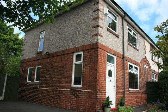 Spacious Double Room – Quiet & Private House Main Photo