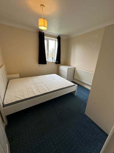 Fully Furnished Double Room Available – SE28 Main Photo
