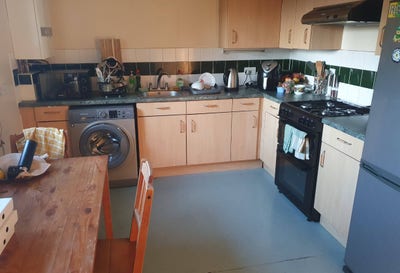 Large room in chilled 2 bed Battersea flat 13 July Main Photo