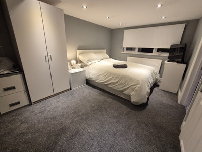 Comfortable Loft Conversion with ensuite Main Photo