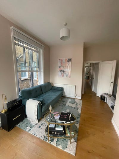 Large Bright Room Available in Elmhurst Mansions Main Photo