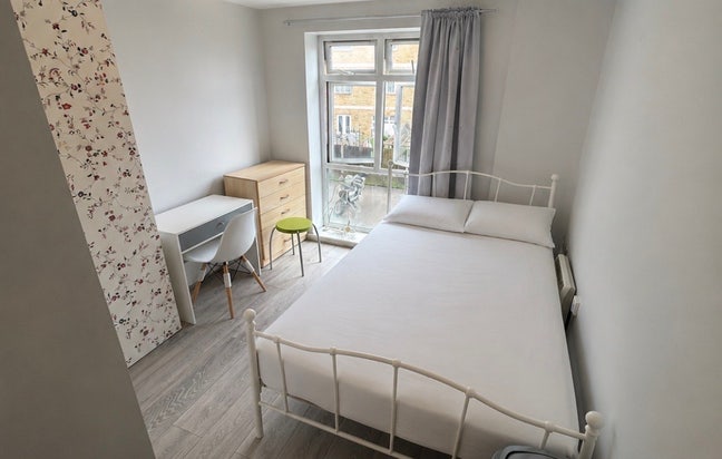 Great Value Ensuite + Double Excellent Location Main Photo