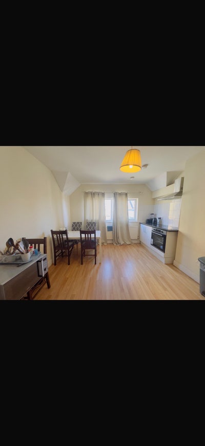 One double bed in new Malden Main Photo
