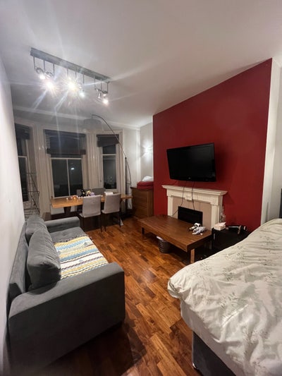 Big Room Baker Street Summer Sublet Main Photo
