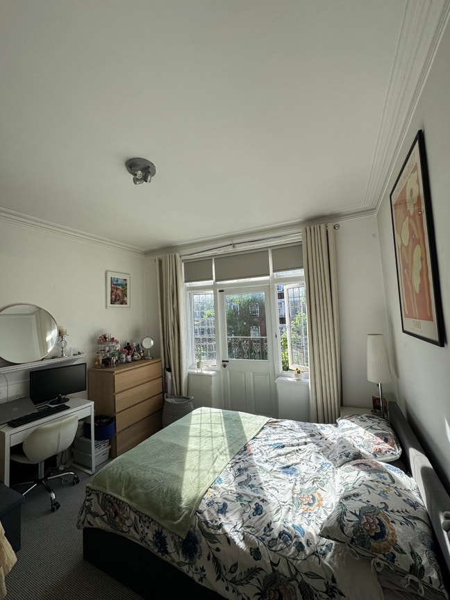 2 Double Bedrooms in Heart of Hammersmith Main Photo