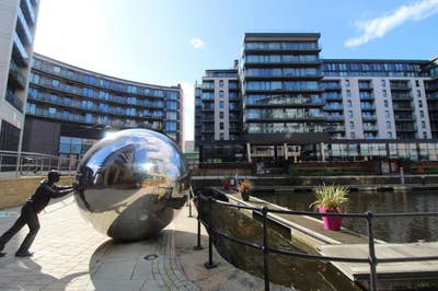 Fully Furnished 2 Bed Apartment To Rent  Main Photo