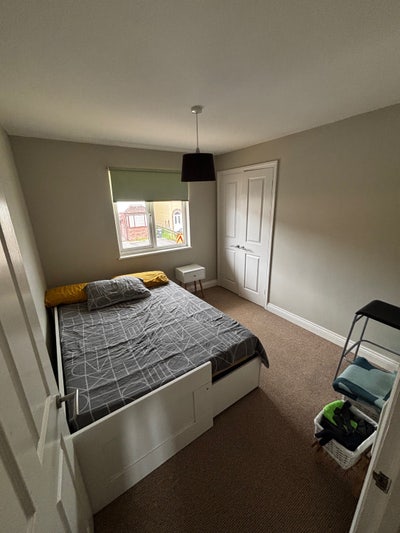 Double bedroom available  Main Photo