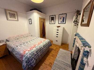 Charming room in arty flat Main Photo