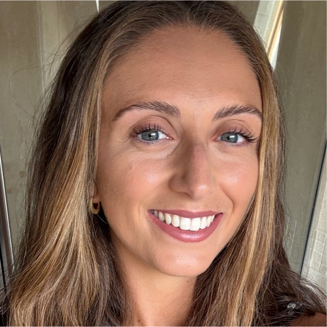 Professional female (26) room wanted Main Photo