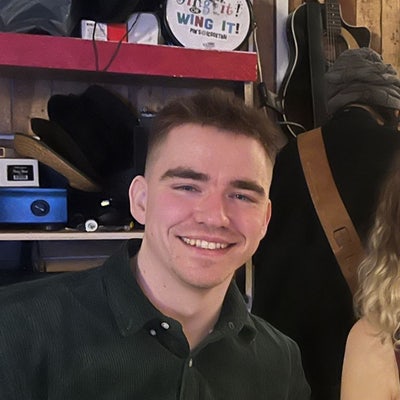 Male Professional Seeking Flatshare Main Photo
