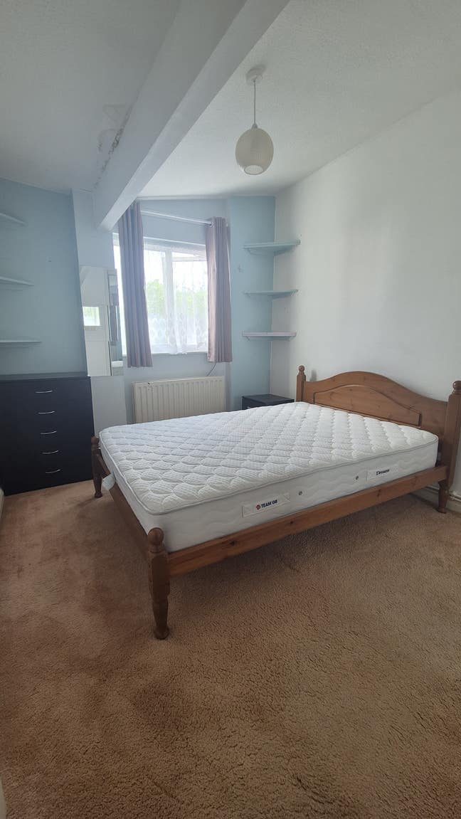 Bright Small Double Room Near Colindale Station Main Photo