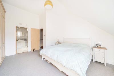 Spacious En Suite near Central Main Photo