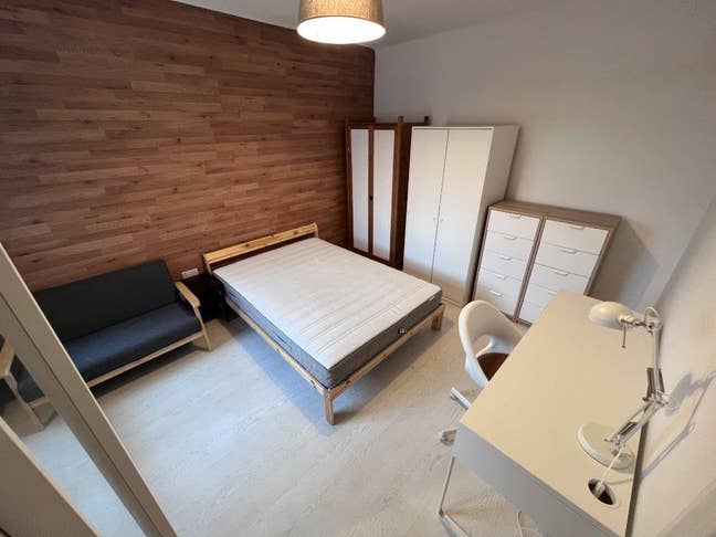 Large double rooms in house share, bills inc. Main Photo