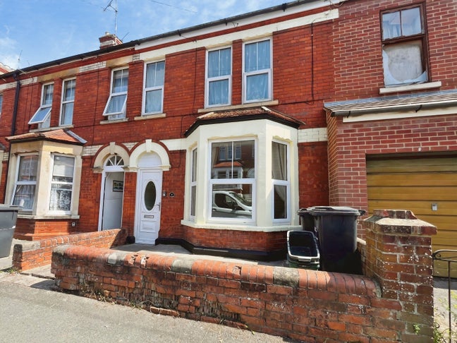 Two New Double Rooms -Available Now - Close to YDH Main Photo