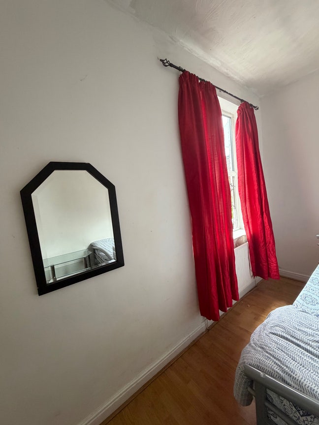 Room for Rent on Palatine Road – King Bed + Bills  Main Photo