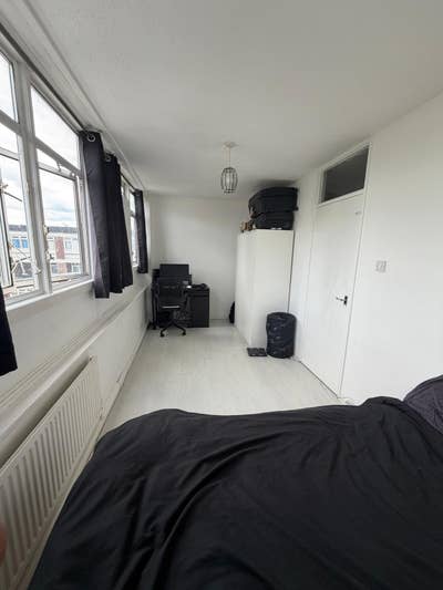 MasterBedroom/Couples Welc./Canary Wharf Bills.inc Main Photo