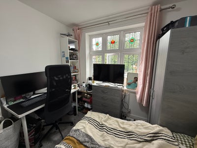 Professional Executive Rooms in Chorlton Main Photo