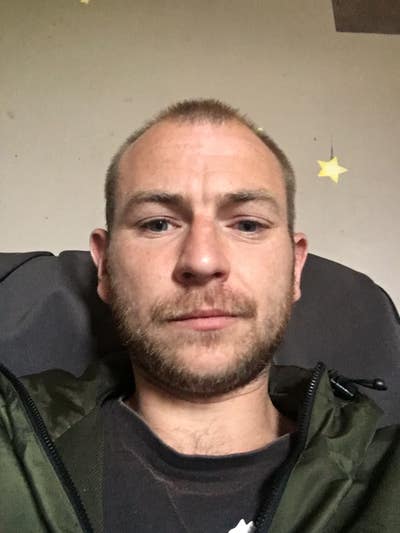33 year old Male seeks a single or double room Main Photo