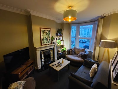Double room in lovely shared house in Kingswood Main Photo