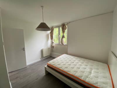 Last room in a nice flat with living area! Main Photo