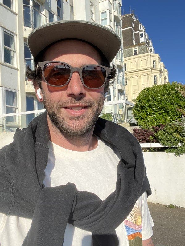 Looking for a room or to buddy up with someone  Main Photo