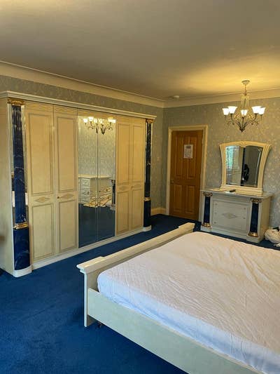 Big house with large rooms Main Photo