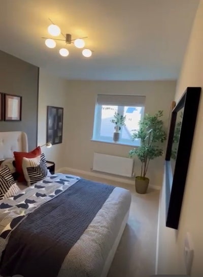 Double & Single Rooms in Friendly Home Main Photo