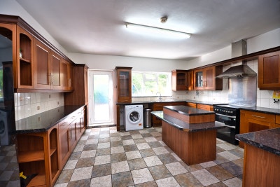 Professional House Share Bills Included Leyton E10 Main Photo