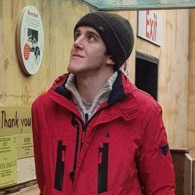 Professional Male seeks a double room Main Photo