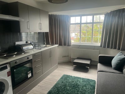 Single Room Available – 5 Minute Walk to  Main Photo