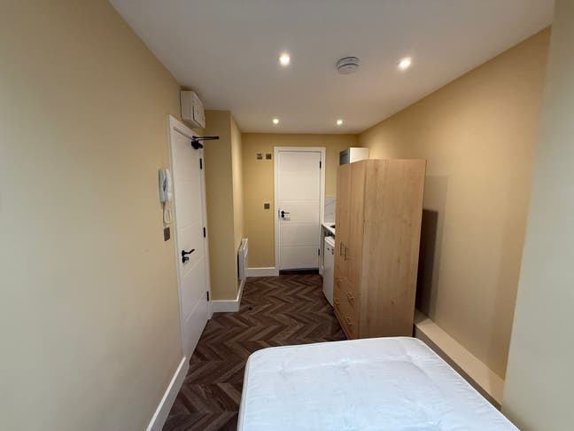 DSS - Studio Flat Available in Acton Ealing W5 Main Photo