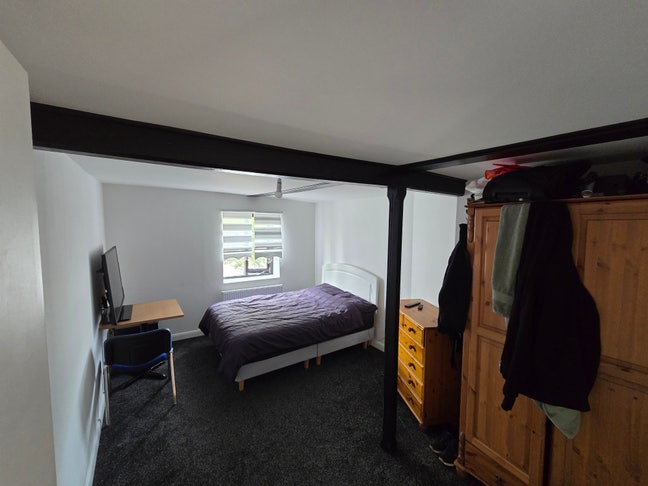 Flat share in centre of Strood Main Photo