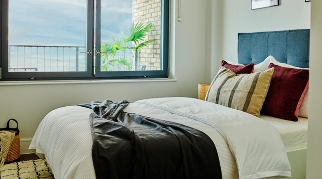 Room available in Uncle Southall  Main Photo