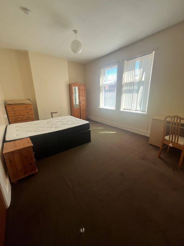 A very big room in nice central location Main Photo